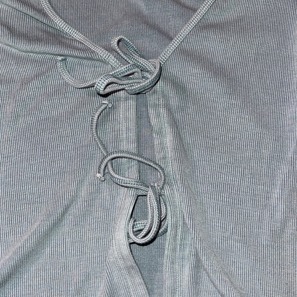 Aritzia Wilfred Free Tie Front Crop Top - Picture 2 of 3